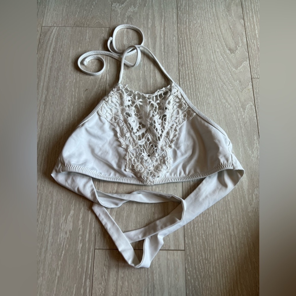 Becca Virtue White Bikini Top, Large